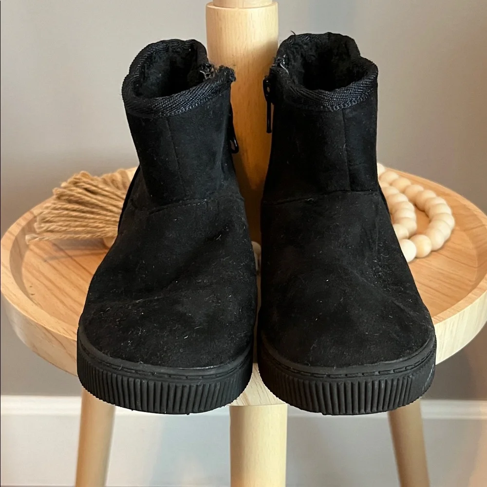 ⭐️⭐️ PICK 5 / $20 Cat & Jack Girls Black Arlo  Booties Size 12 - Picture 2 of 9